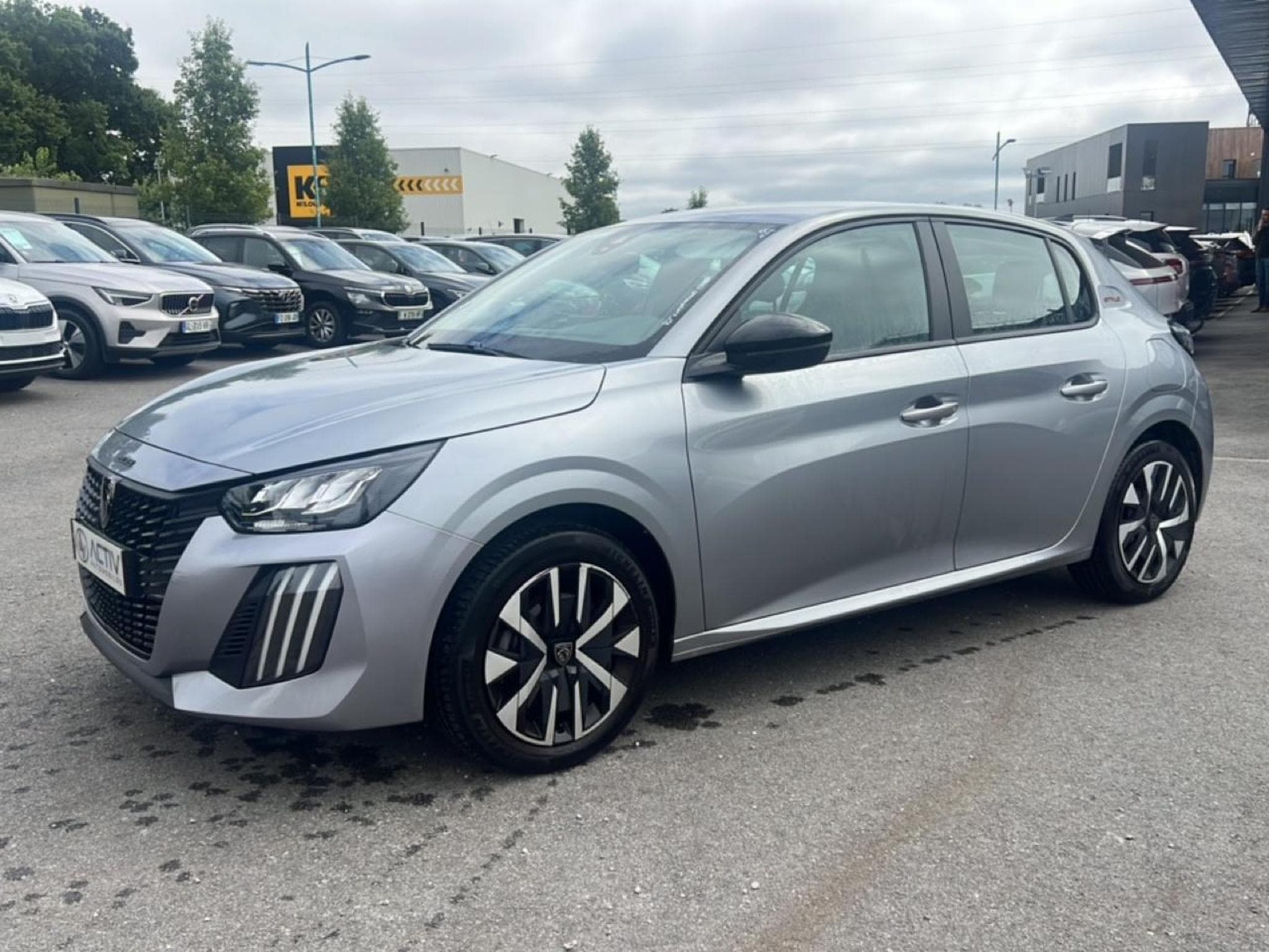 Peugeot 208